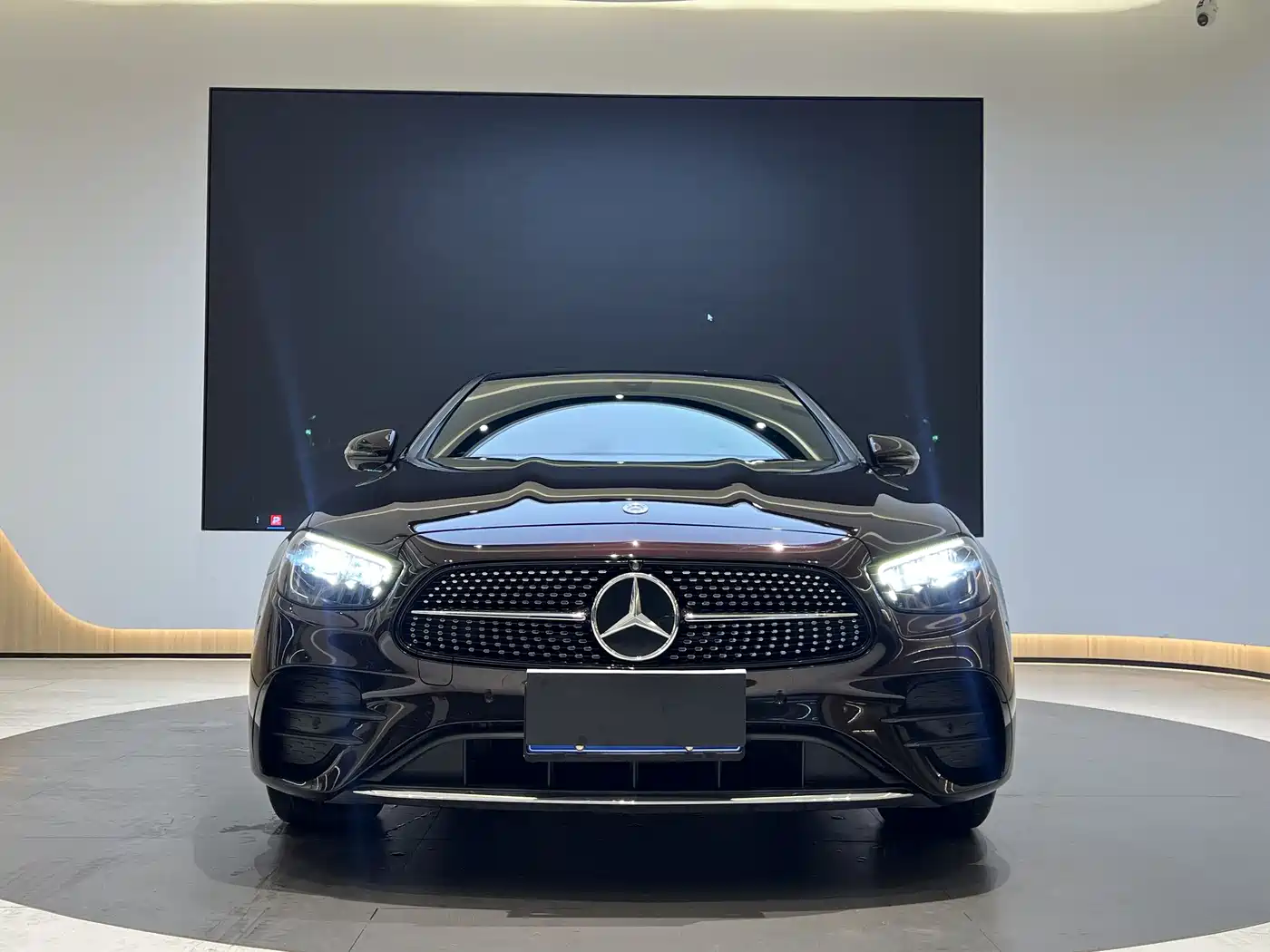 Mercedes-Benz E-Class 2023 E 300 L Sport Fashion фото 3