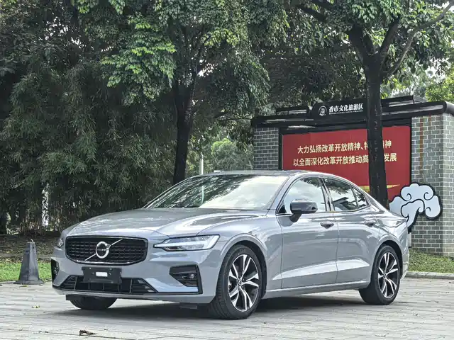  Volvo Volvo S60 2025 B5 Elegance Sport Edition