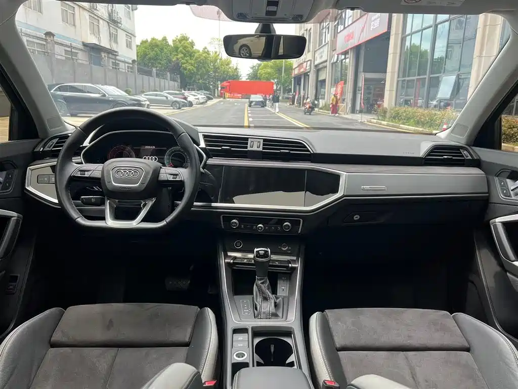 Audi Q3 2022 35 TFSI Fashion Dynamic фото 12