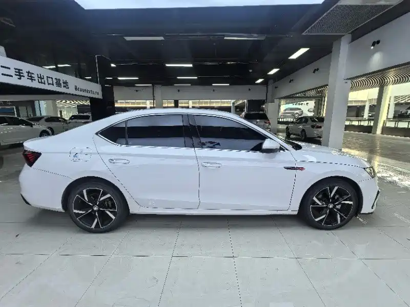 Škoda Octavia 2022 PRO TSI280 Luxury Edition фото 5