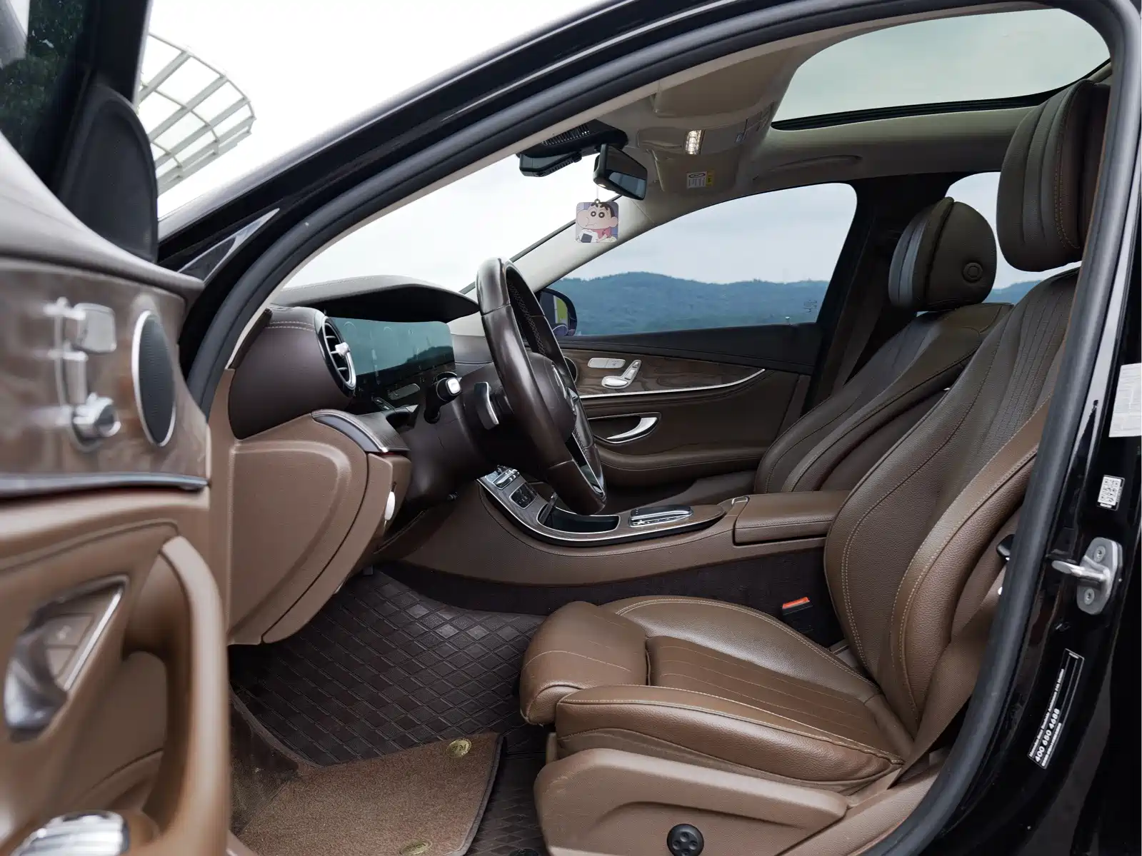 Фото 9 - Mercedes-Benz E-Class