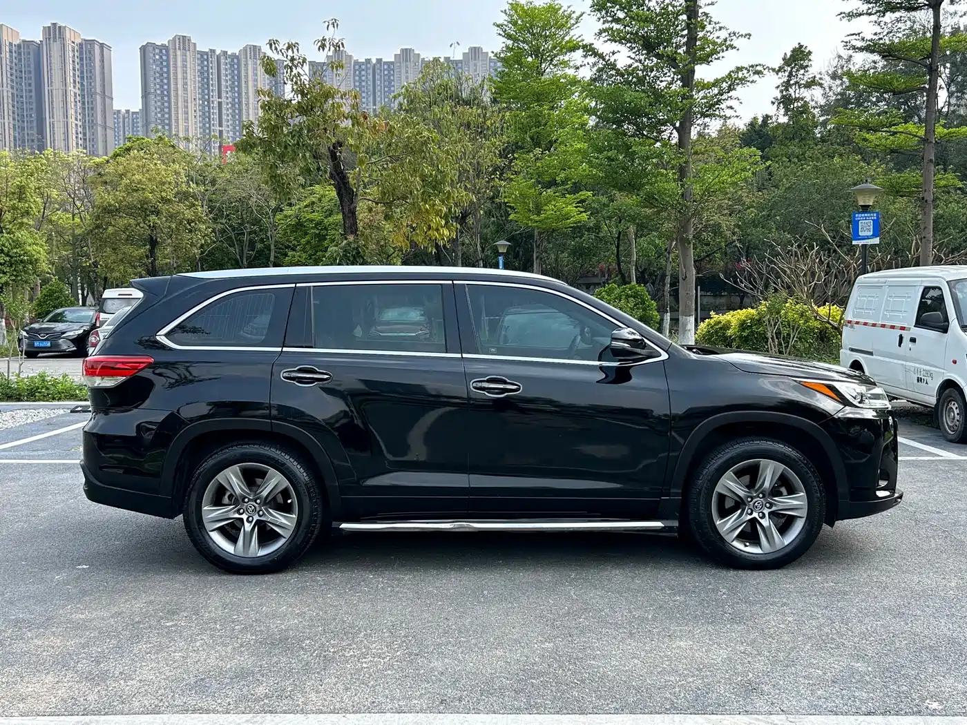 Toyota Highlander 2018 2.0T 4WD Luxury 7-seater China VI фото 4