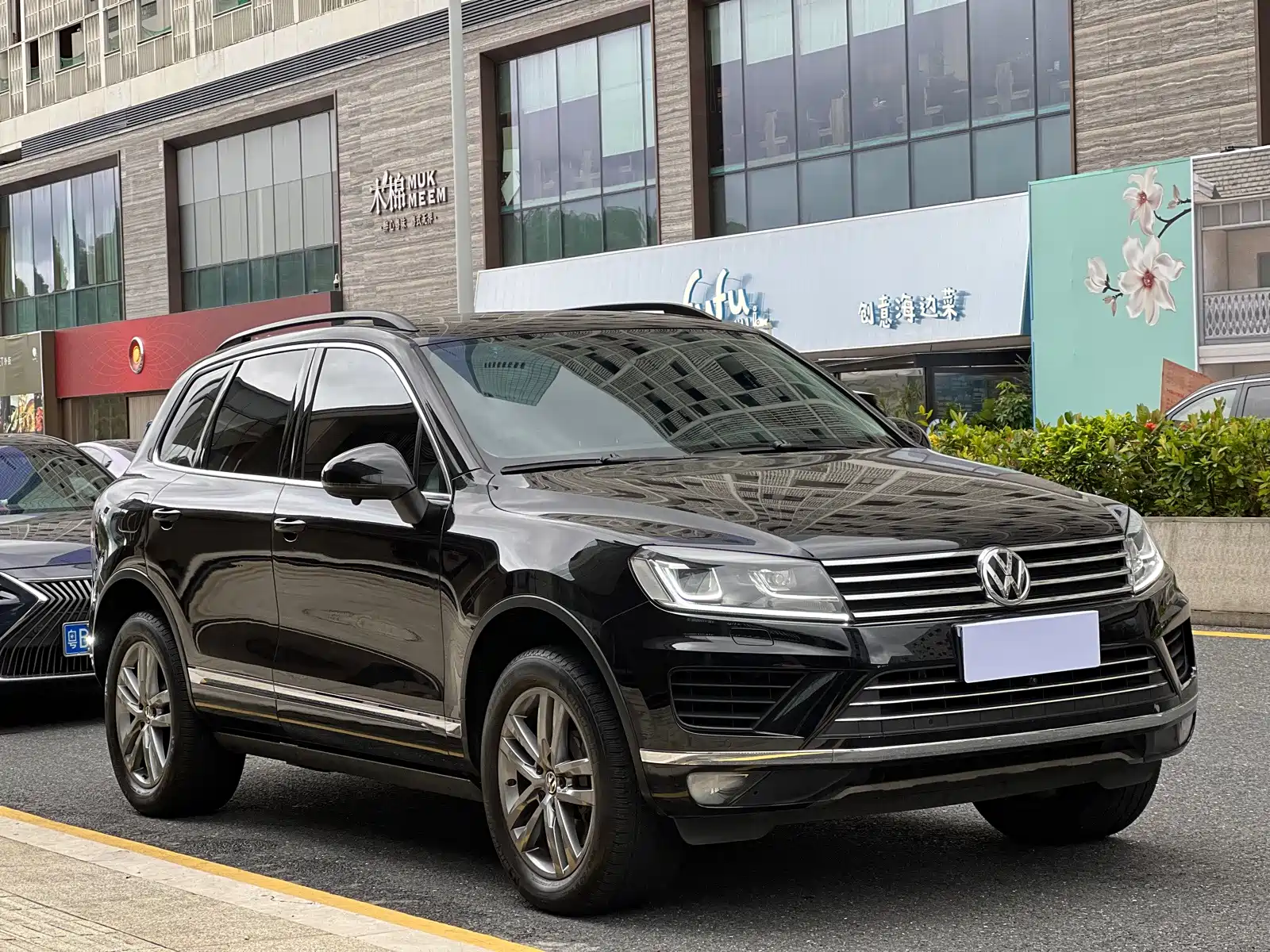 Фото 2 - Volkswagen Touareg