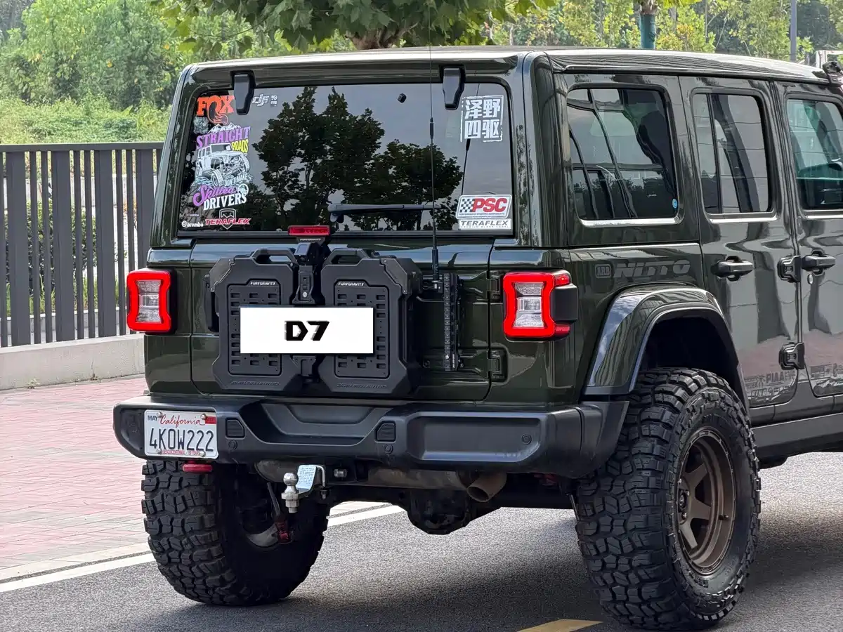 Фото 22 - Jeep Wrangler
