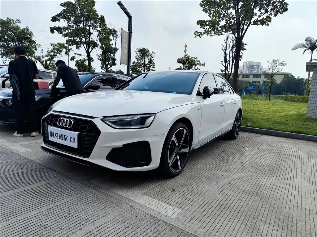 Audi A4L 2025 2024 40 TFSI Luxury Dynamic