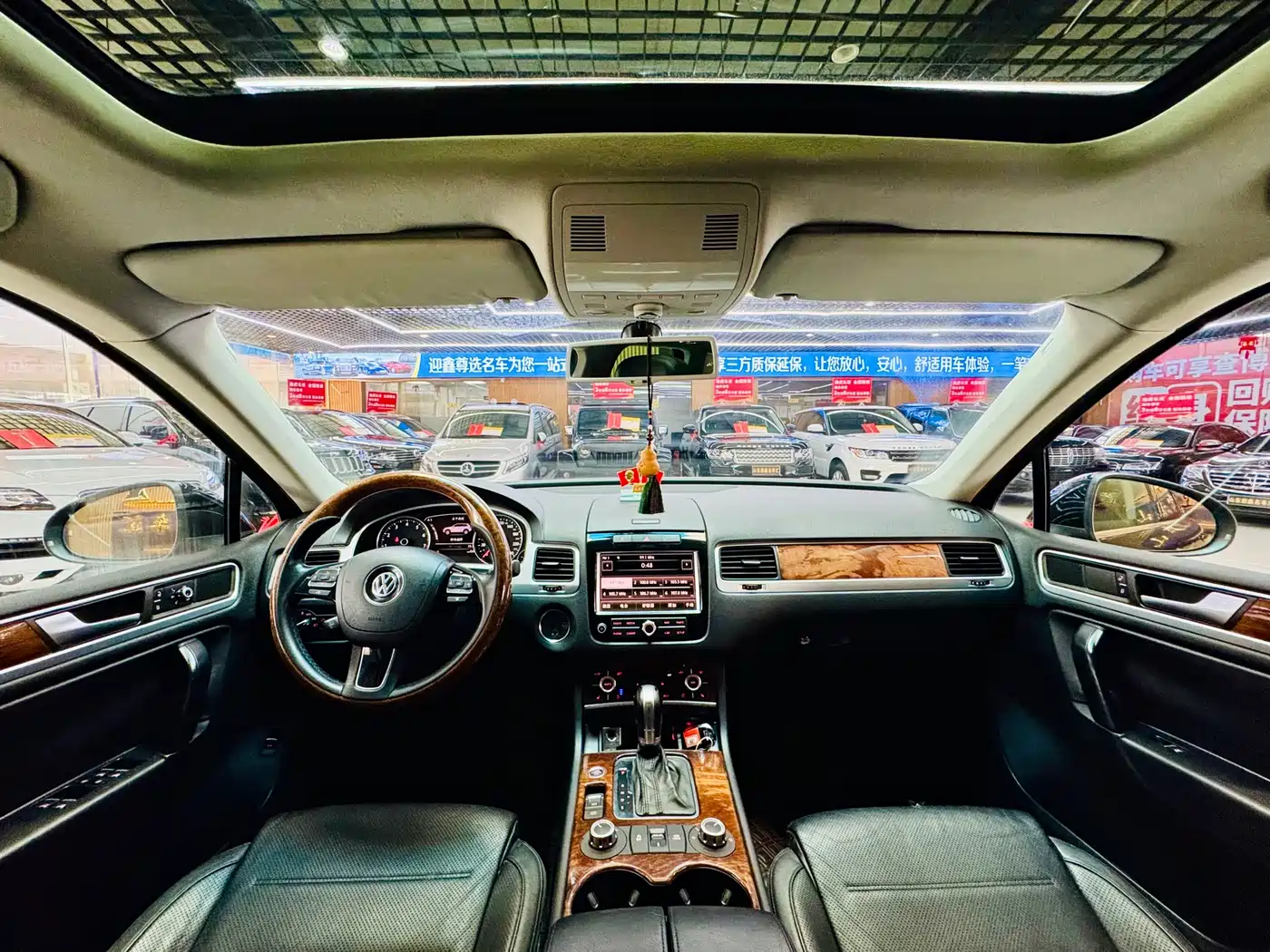 Volkswagen Touareg 2011 3.0TSI Premium фото 12