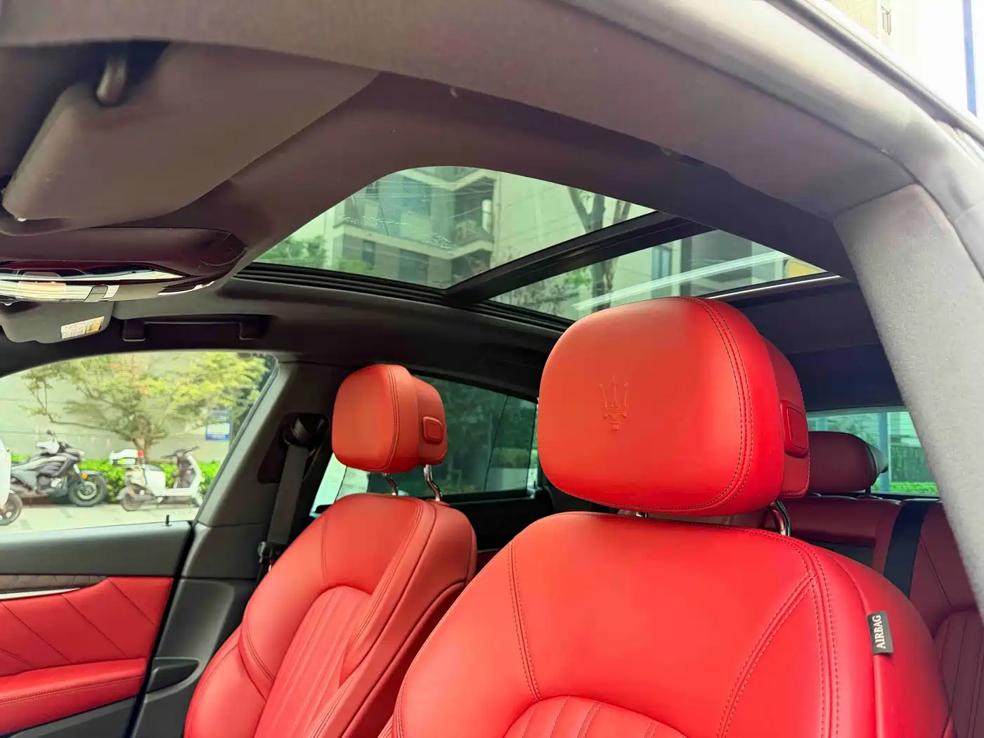 Фото 4 - Maserati Levante