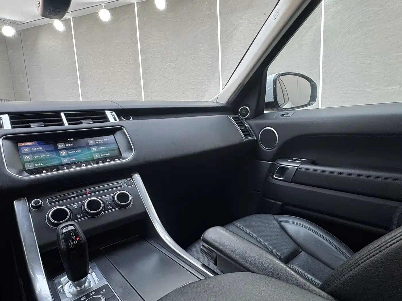 Land Rover Range Rover Sport 2017 3.0 SC V6 SE фото 8