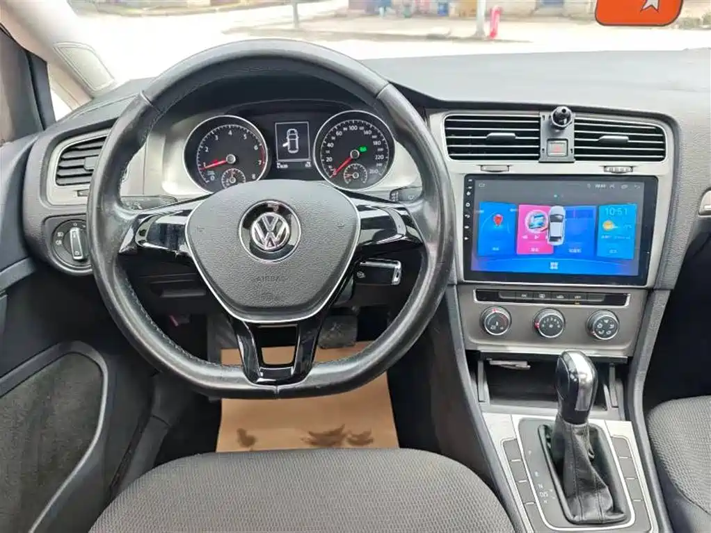 Volkswagen Golf 2016 1.6L Automatic Comfort фото 11