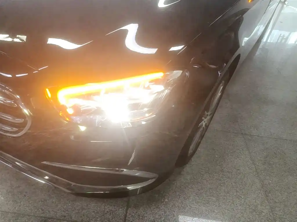 Mercedes-Benz E-Class 2023 E 260 L фото 23