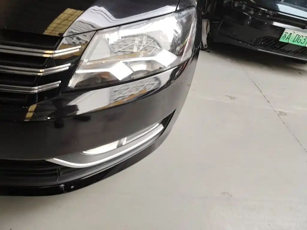 صورة 24 - Volkswagen Passat