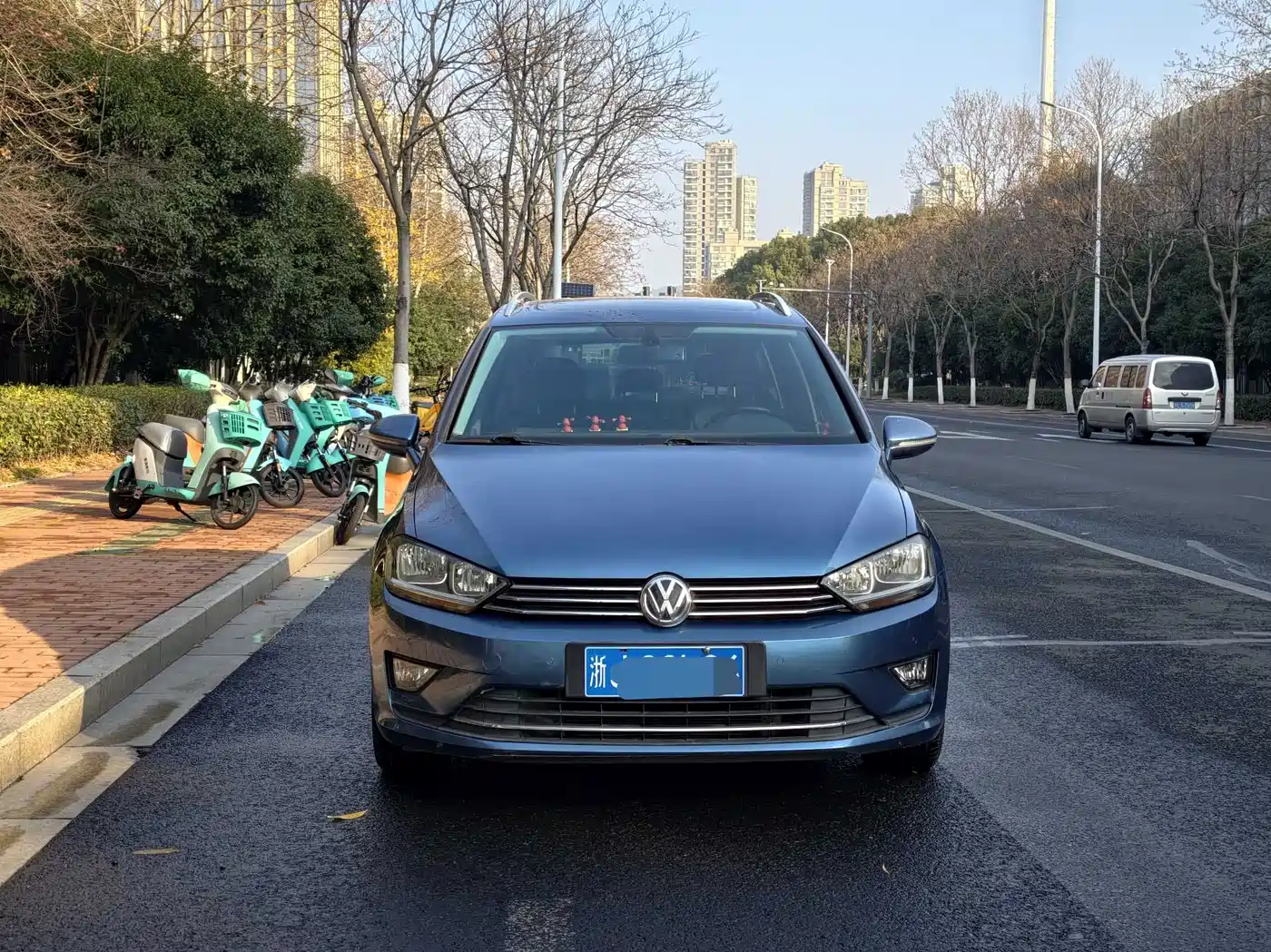 Volkswagen Golf Sportsvan 2016 230TSI Automatic Luxury фото 2