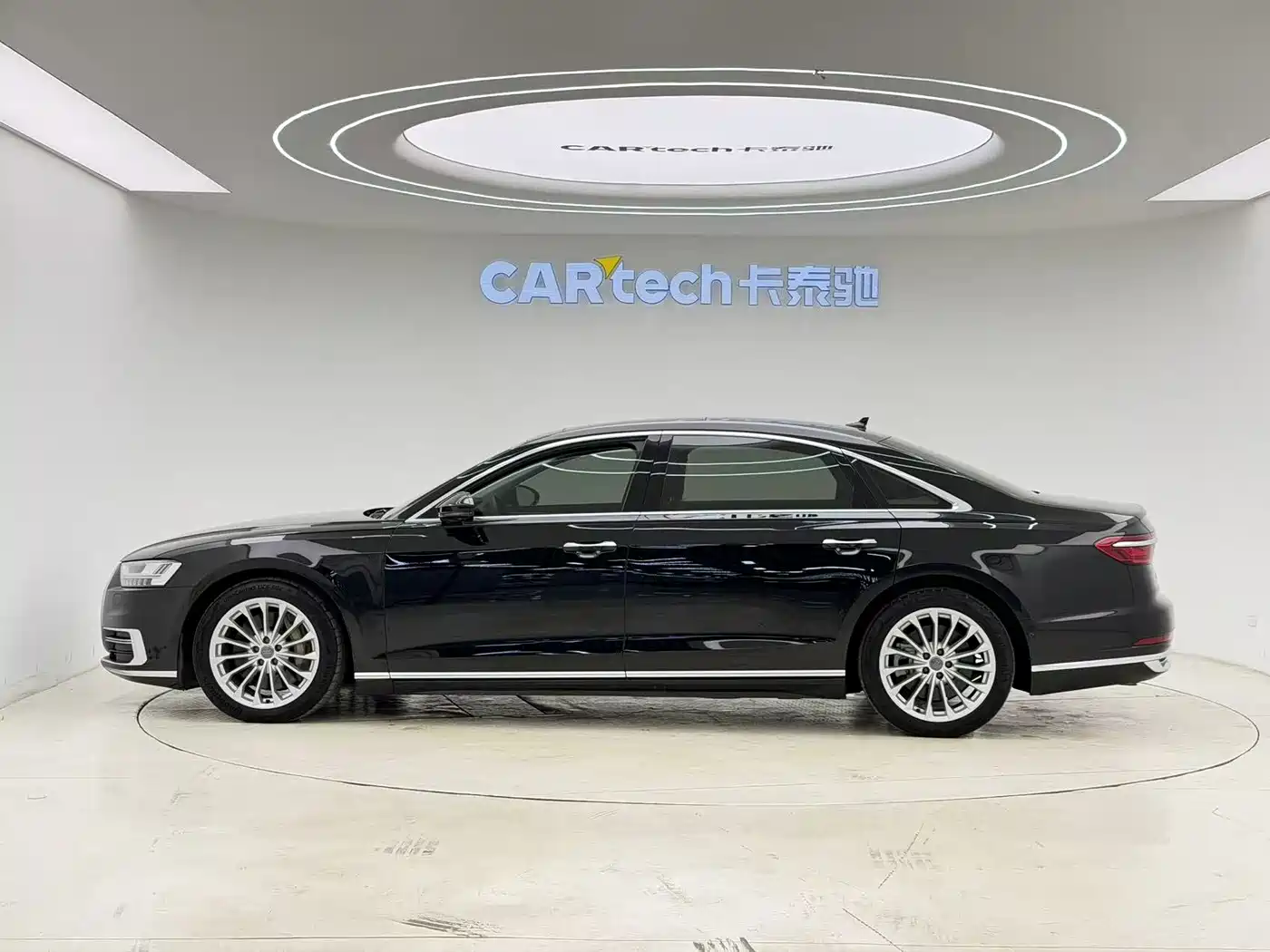 Audi A8 2018 A8L 55 TFSI quattro Launch Premium фото 4