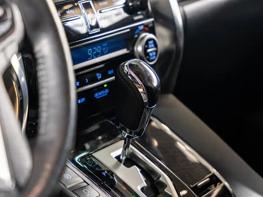 Toyota Vellfire 2020 Twin Engine 2.5L HV Luxury Edition фото 15