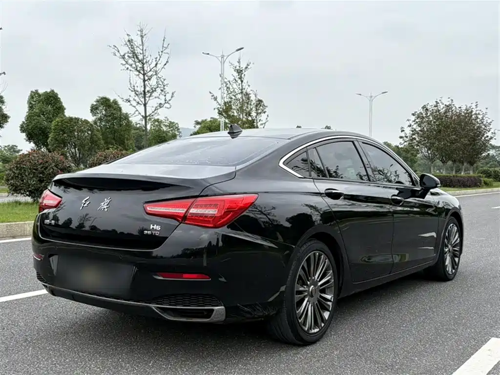 Hongqi H5 2020 1.8T Automatic Smart Connection Qi Enjoy Edition фото 25