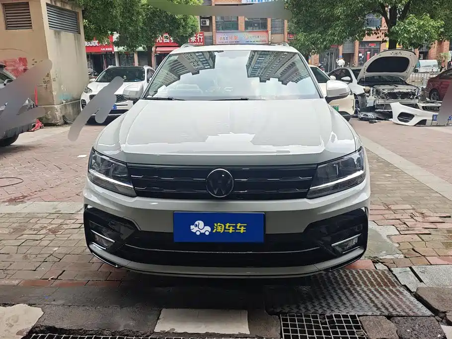 Volkswagen Tiguan L 2021 330TSI Automatic 2WD R-Line Premium фото 2