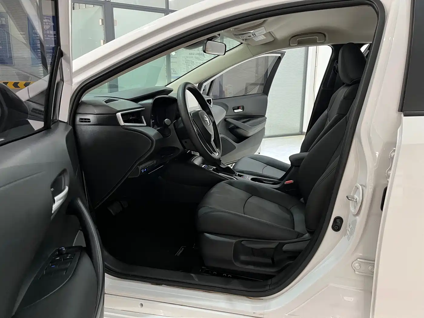 Toyota Corolla 2022 1.2T S-CVT Pioneer PLUS Edition фото 8