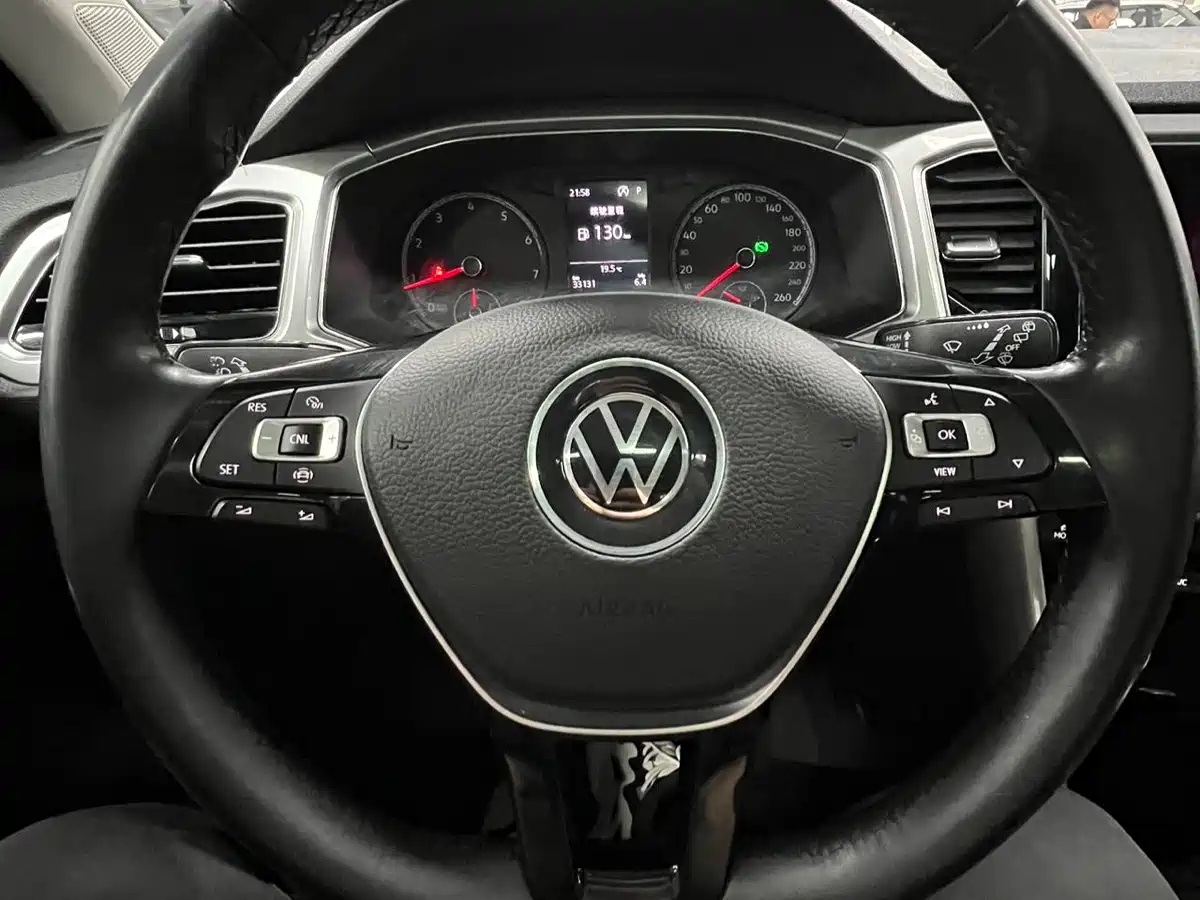 VOLKSWAGEN T-ROC EXPLORING SONGS