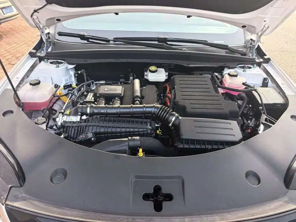 BYD Qin PLUS 2025 DM-i Smart Drive 55KM Leader фото 8