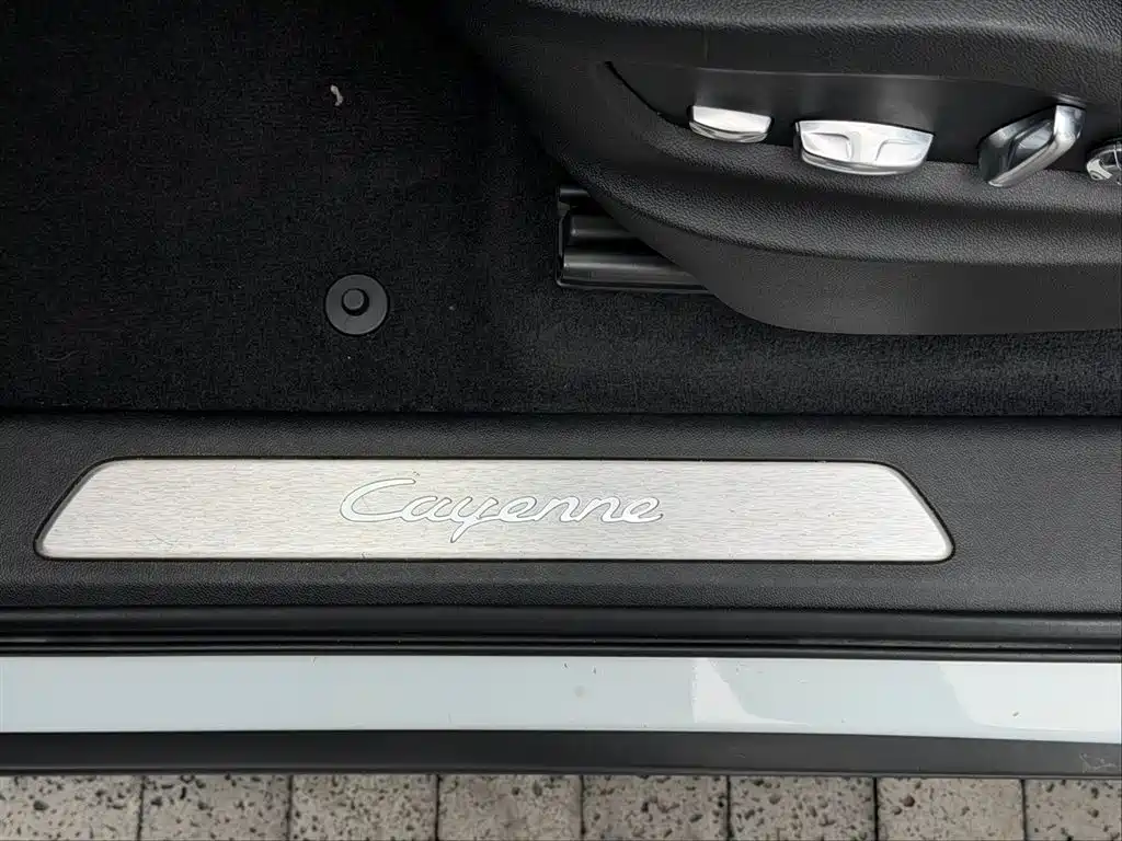 PORSCHE CAYENNE