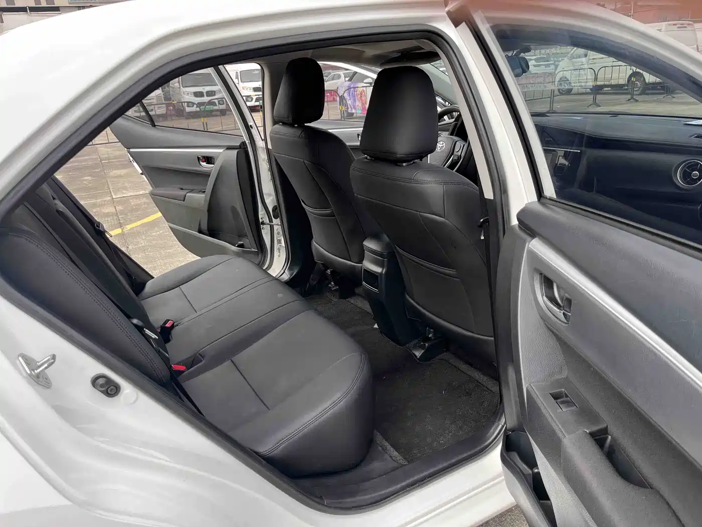 Toyota Corolla 2017 Facelift 1.2T S-CVT GL-i фото 8