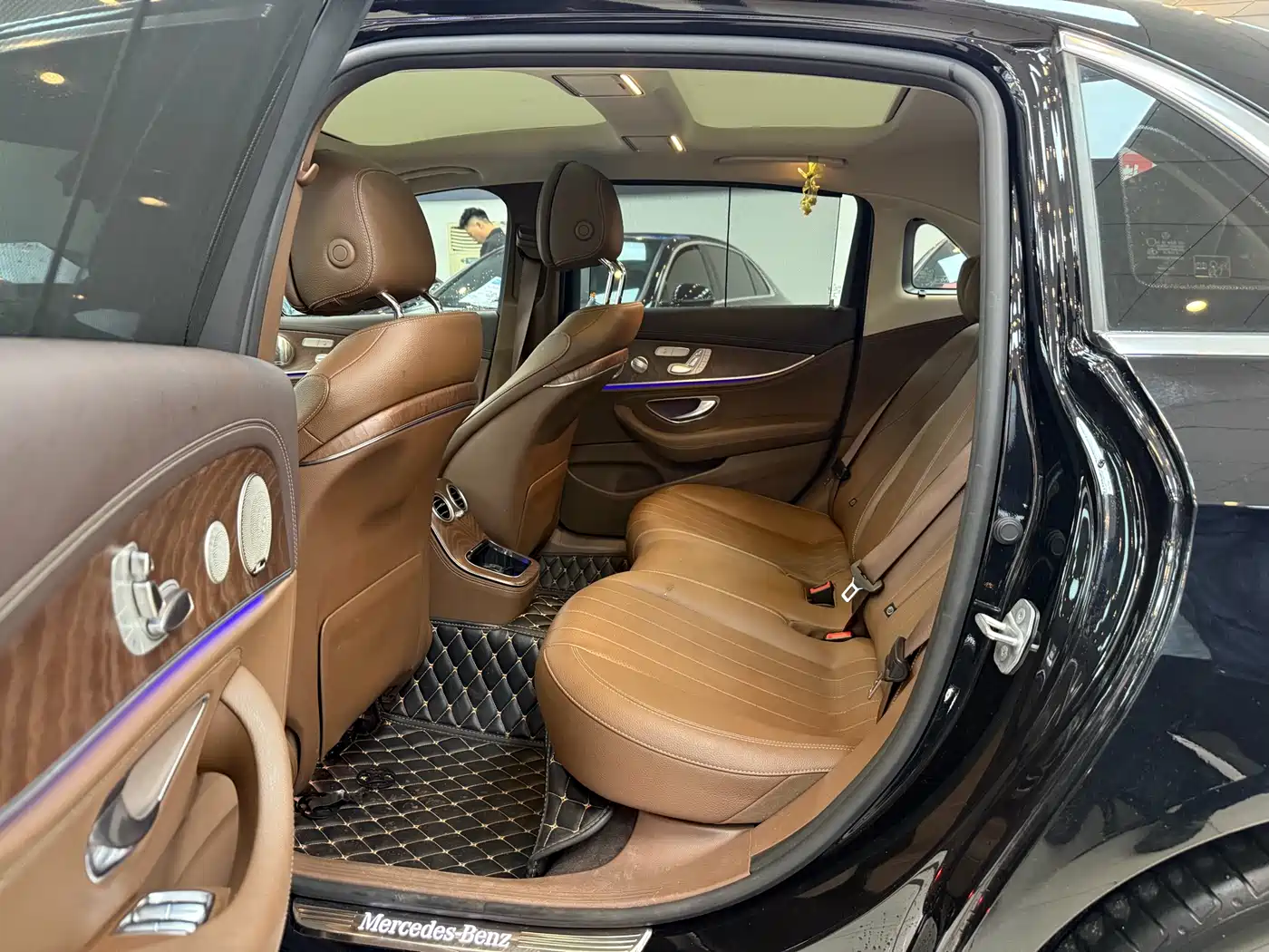 Mercedes-Benz E-Class 2022 E 300 L Luxury фото 12
