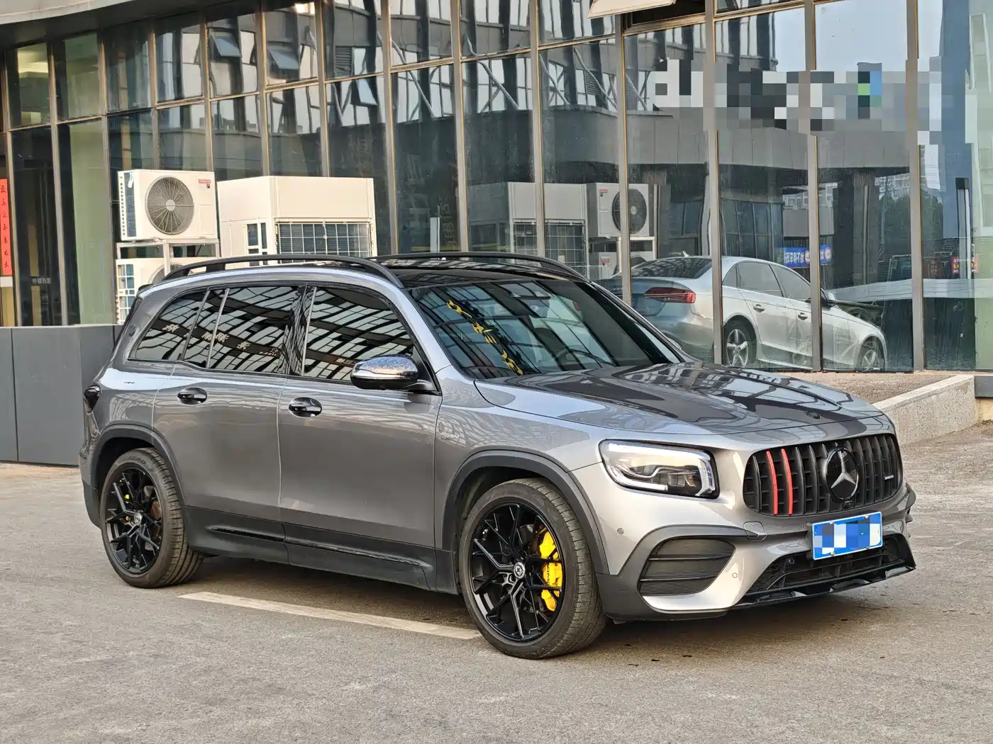 MERCEDES-BENZ GLB AMG