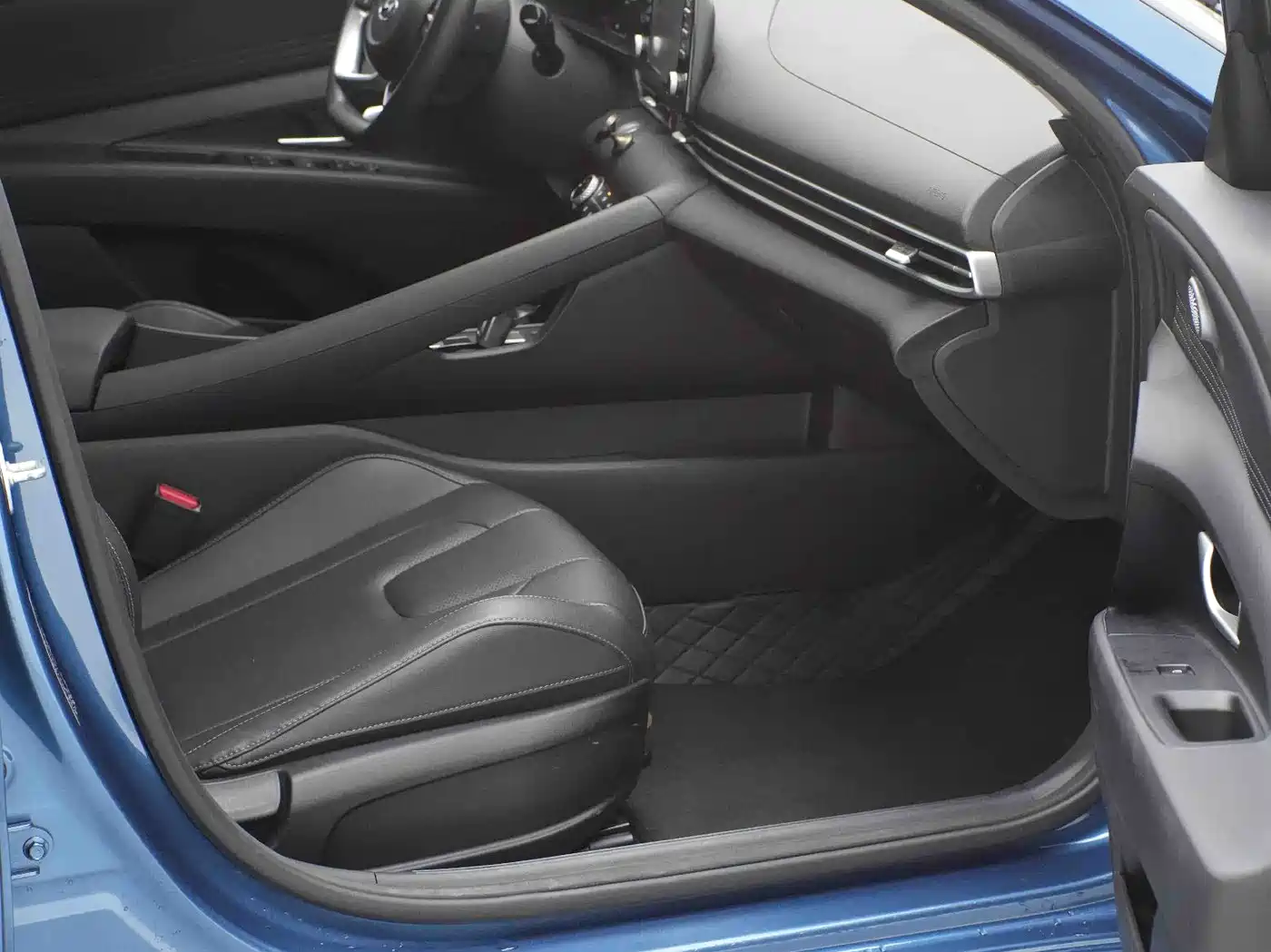 Hyundai Elantra 2022 1.5L CVT GLX Elite Edition фото 28