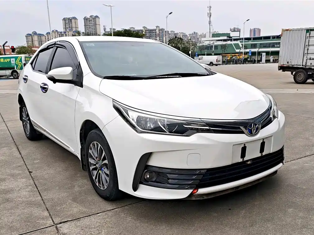 Toyota Corolla 2017 1.2T CVT GL фото 2