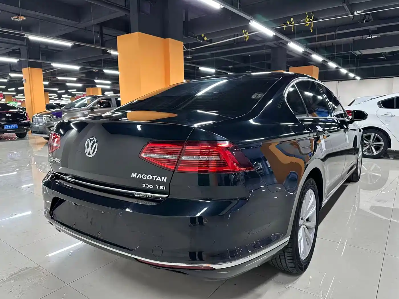 Volkswagen Magotan 2018 330TSI DSG Leading фото 13