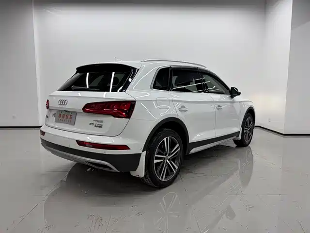 Audi Q5L 2020 45 TFSI Premium Elegance — фото 5
