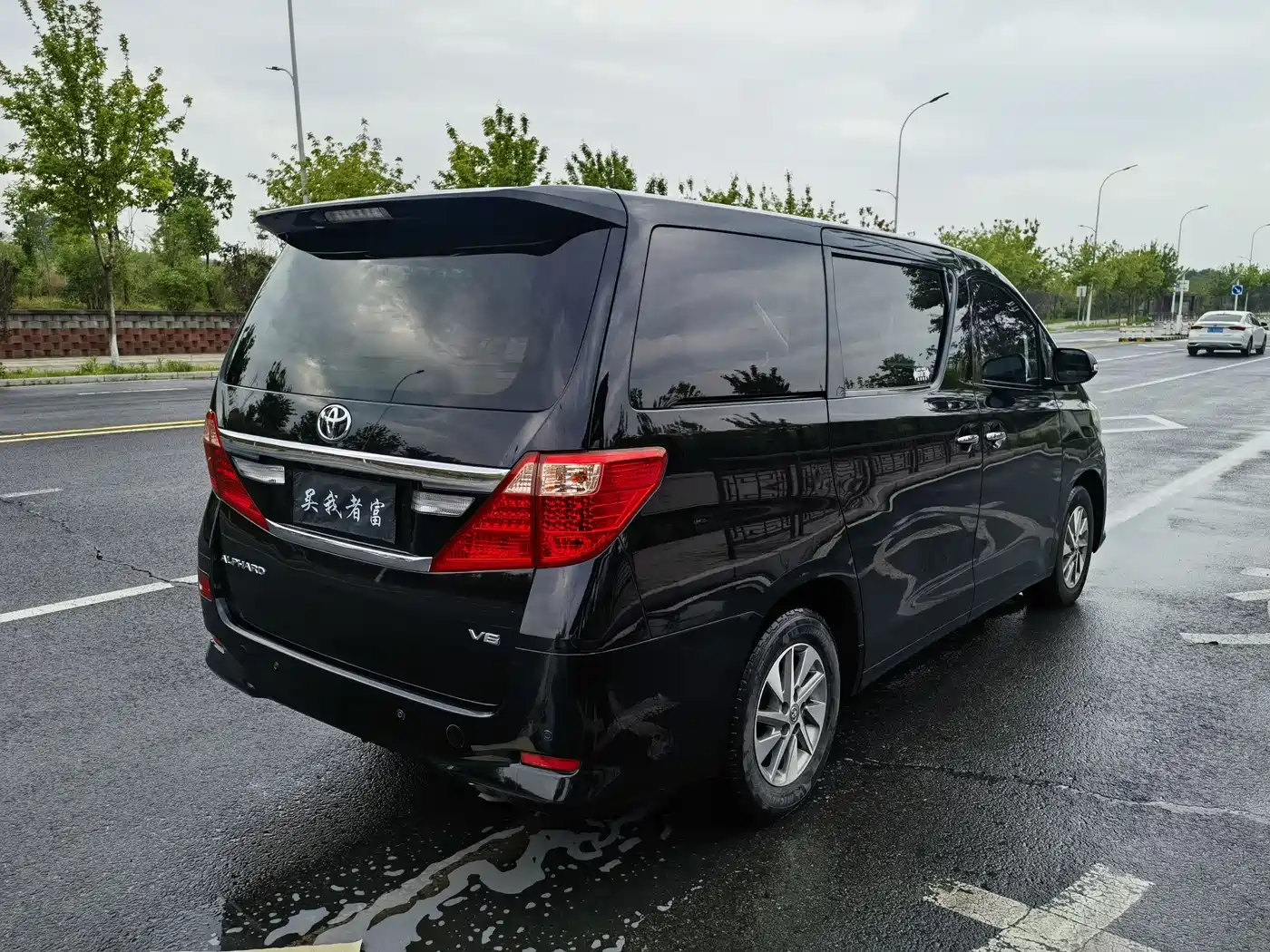 Toyota Alphard 2012 3.5L Premium Edition фото 5