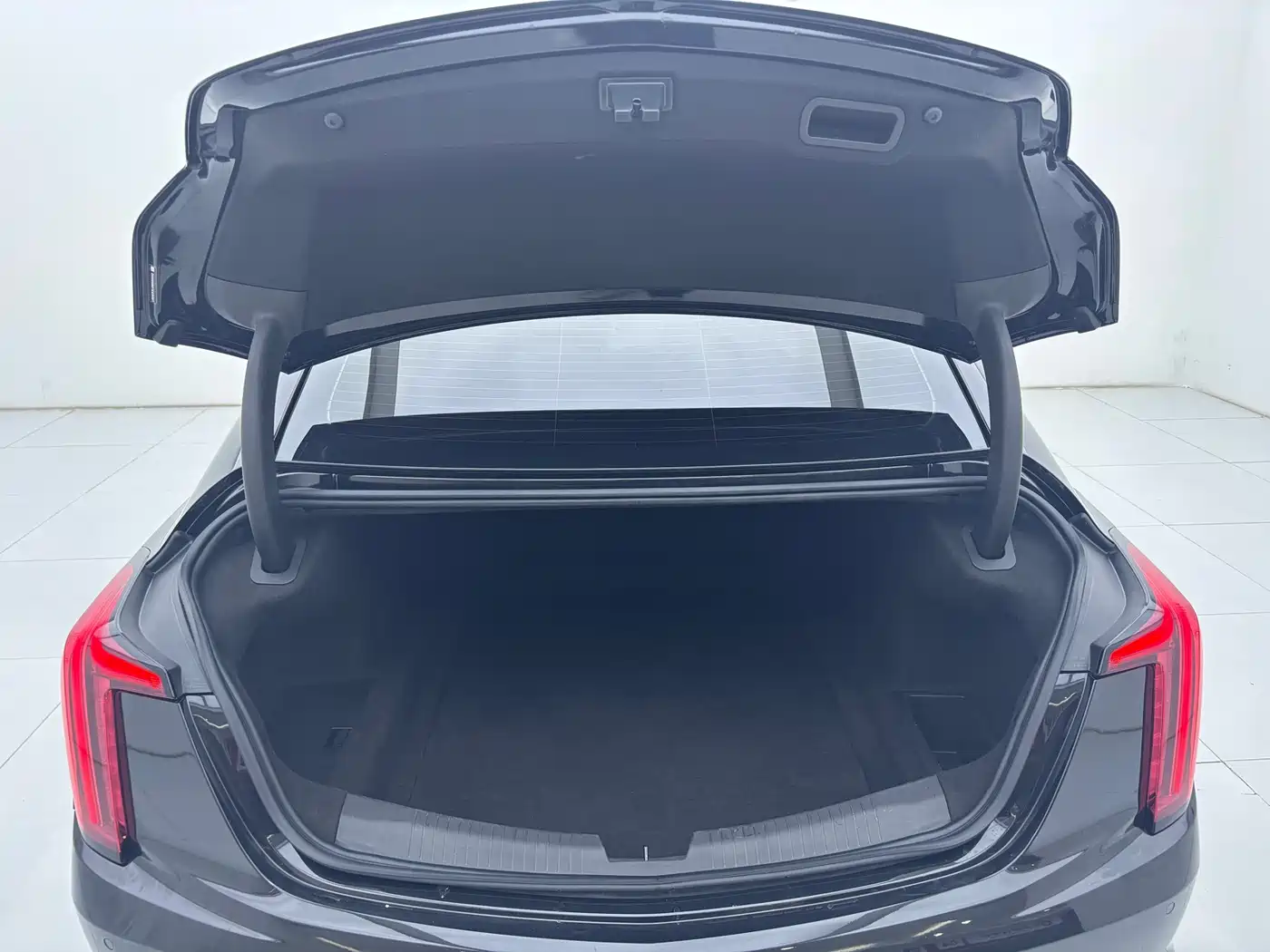 Cadillac CT5 2024 28T Luxury Model Pro фото 17
