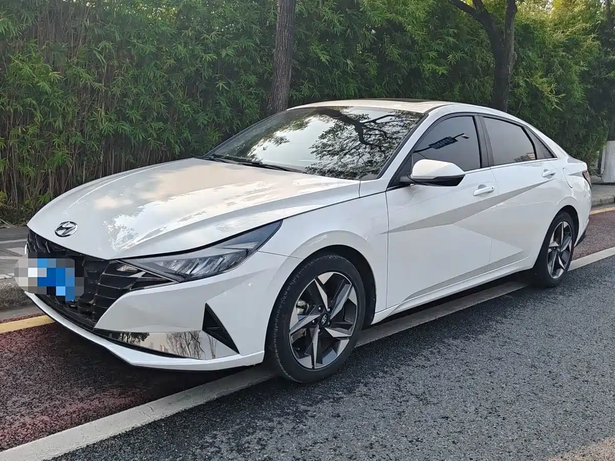 Hyundai Elantra 2021 1.5L CVT GLS Leading Edition