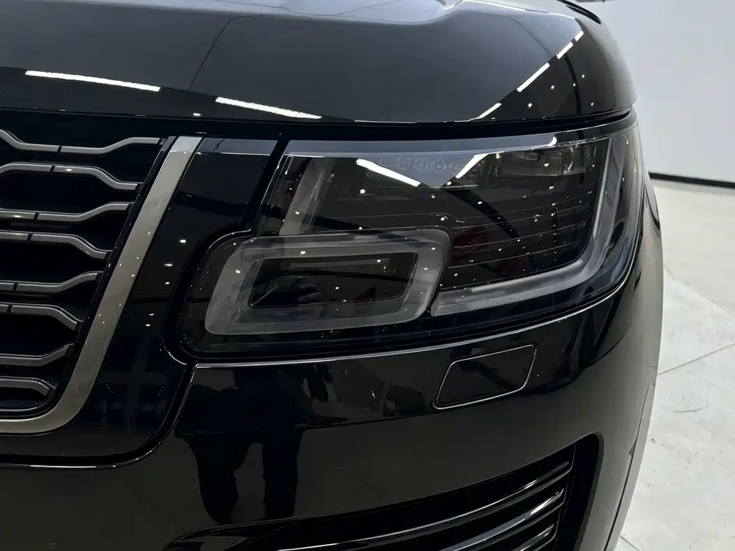 Land Rover Range Rover 2021 3.0 L6 Golden Age Edition фото 5