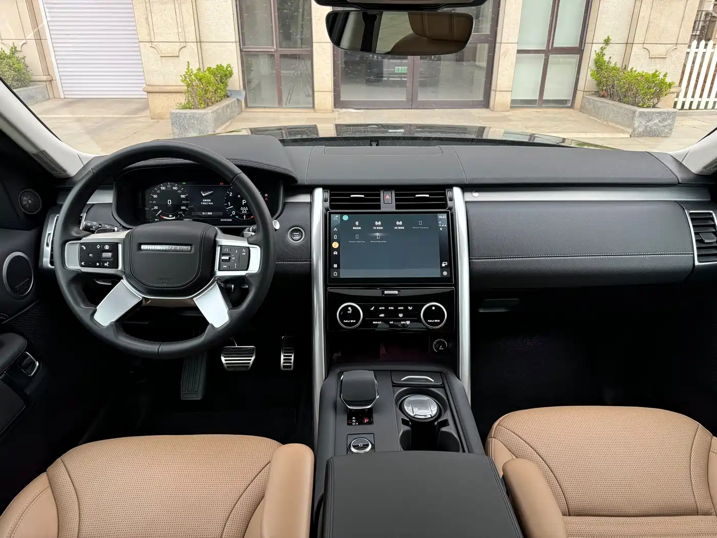 Land Rover Discovery 2024 Model 360PS Dynamic HSE фото 4