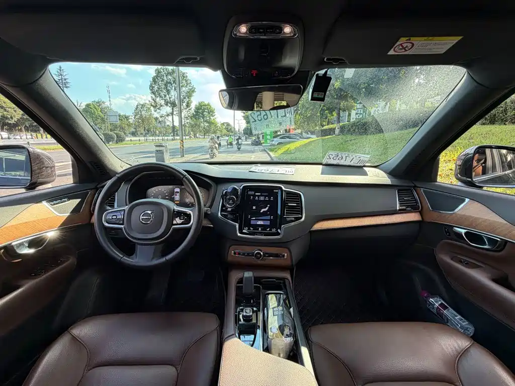 صورة 13 - Volvo XC90