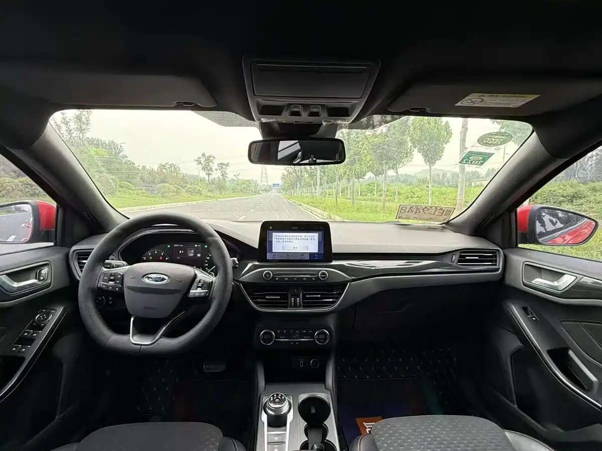 Фото 5 - Ford Focus
