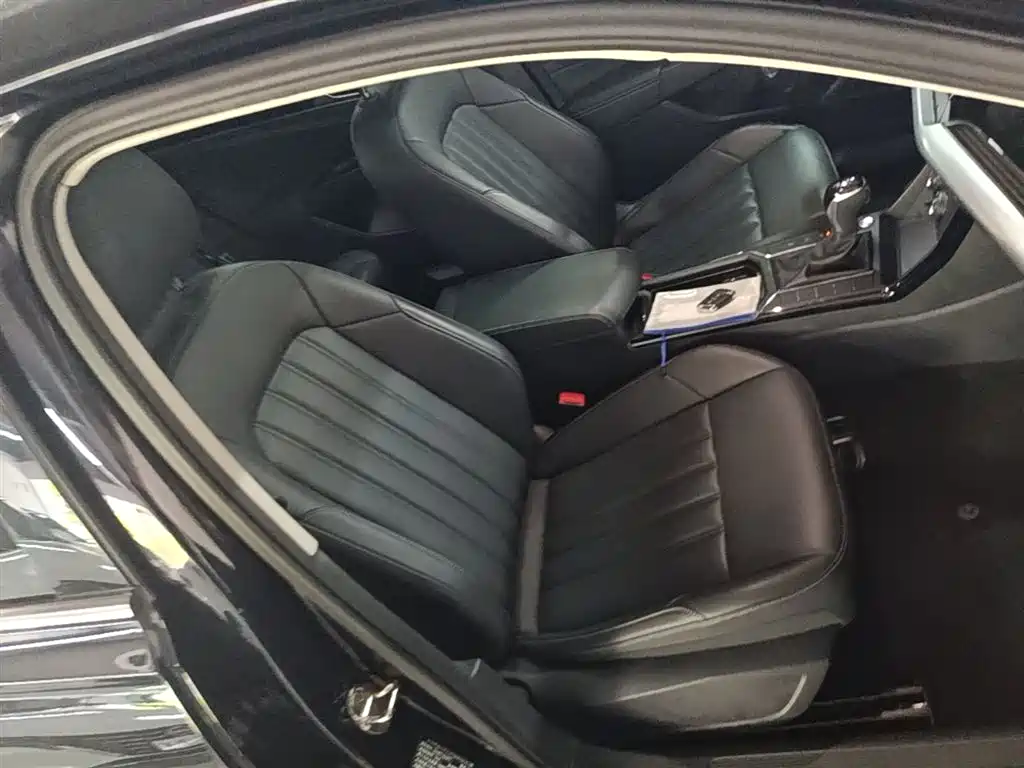 Volkswagen Passat 2023 Facelift 280TSI Business Edition фото 25