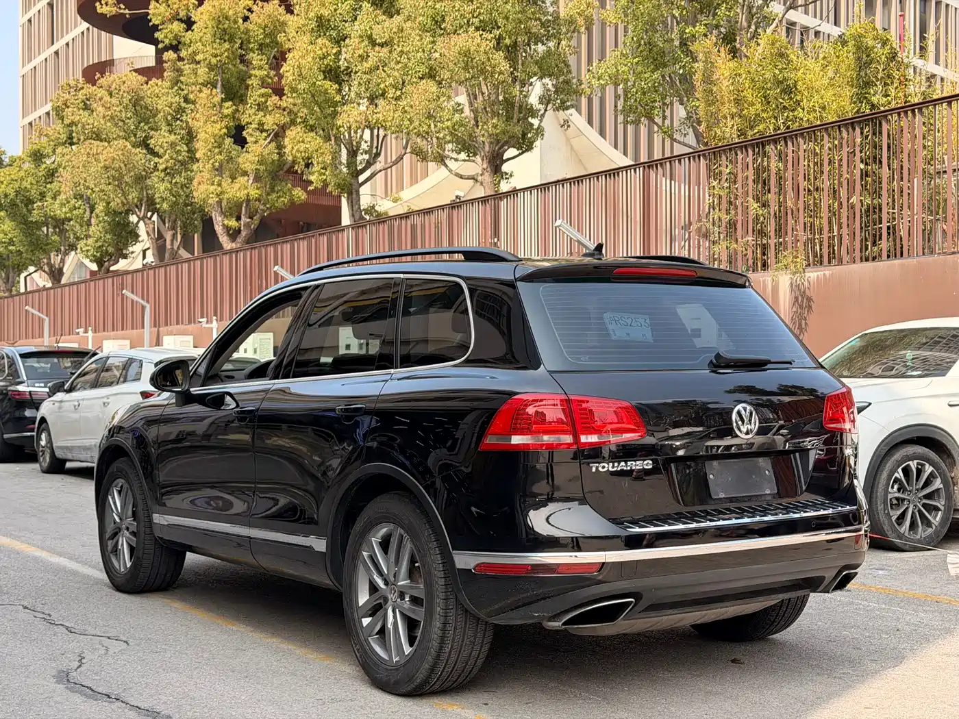 VOLKSWAGEN TOUAREG