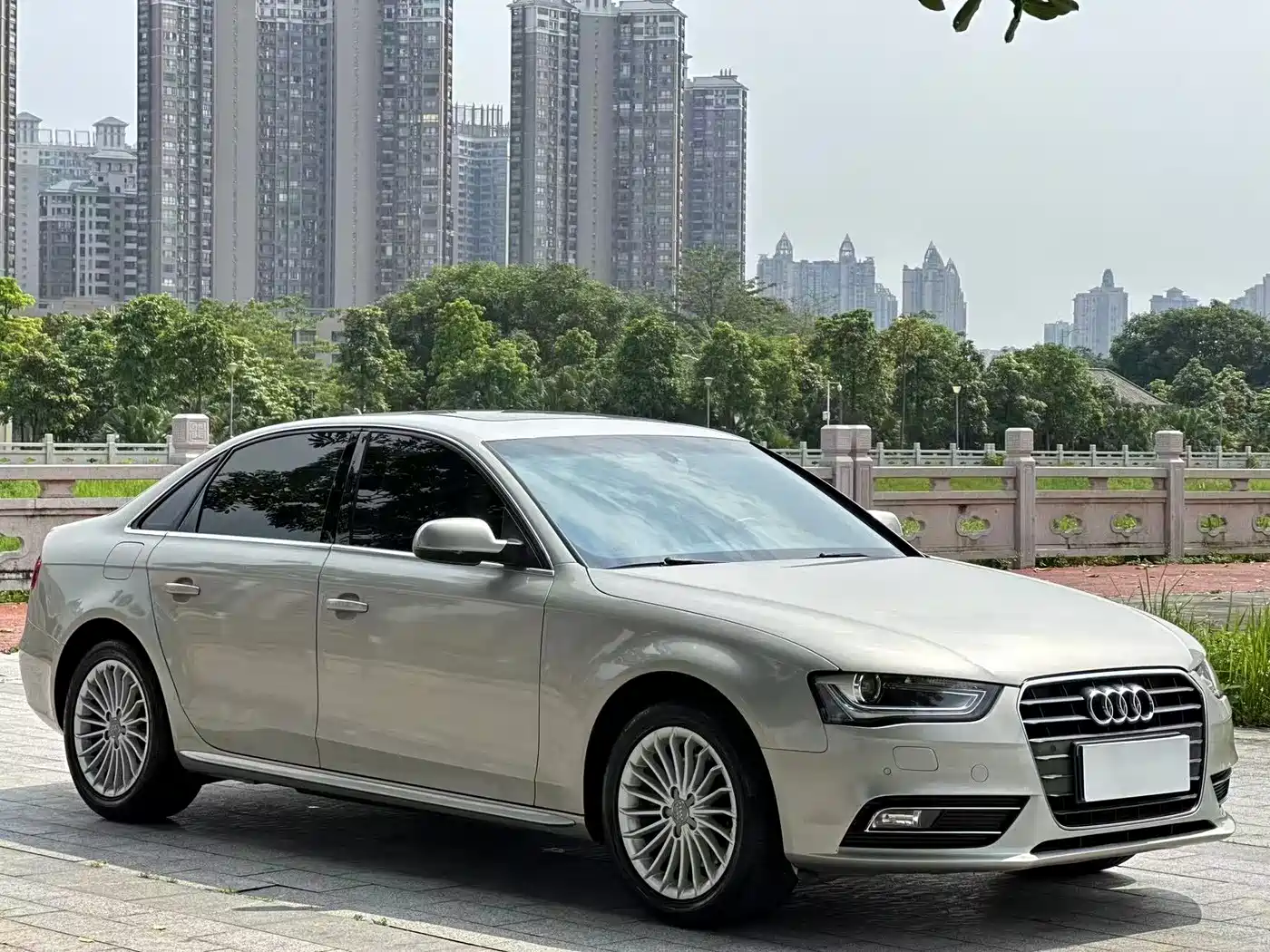 Audi A4L 2016 35 TFSI Automatic Technology фото 3