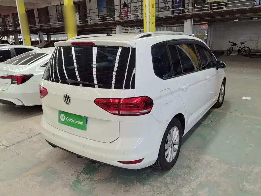 صورة 7 - Volkswagen Touran