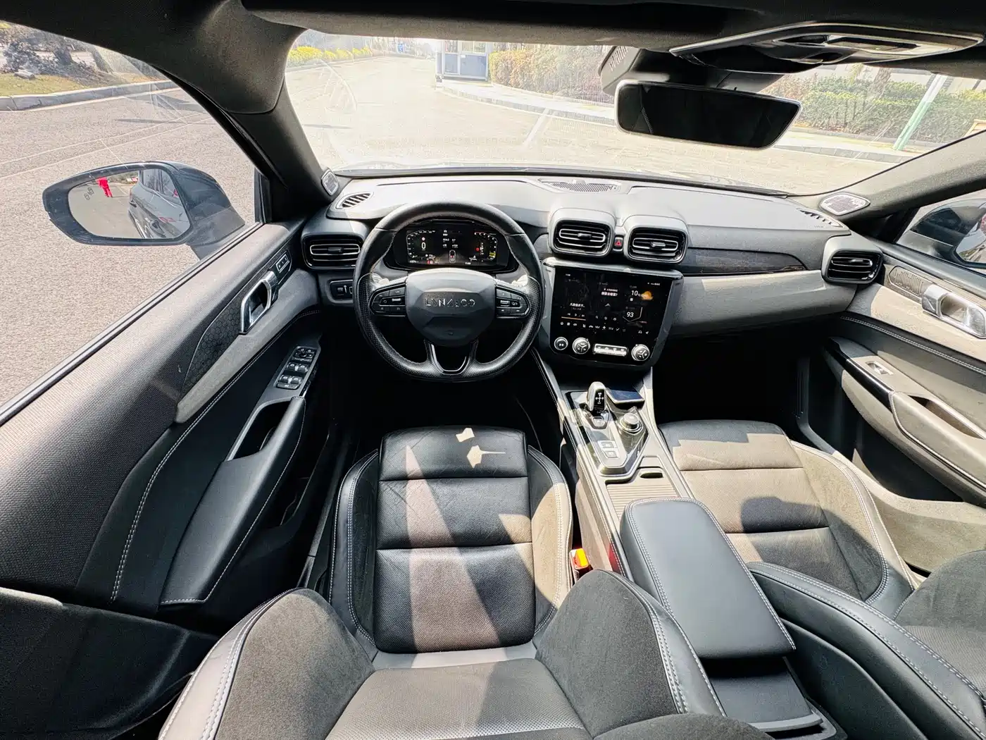Lynk & Co 02 Hatchback 2022 2.0TD Pro фото 10
