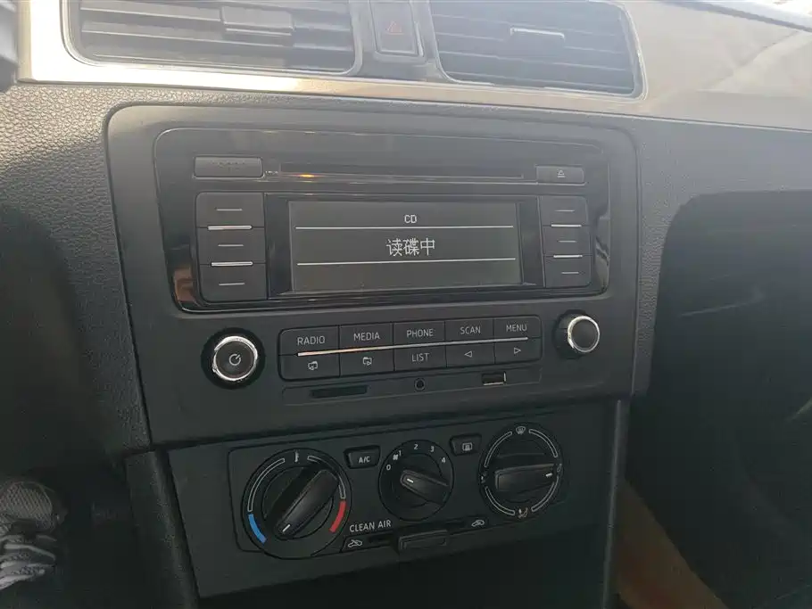 Škoda Rapid 2019 1.5L Automatic Comfort China V фото 13