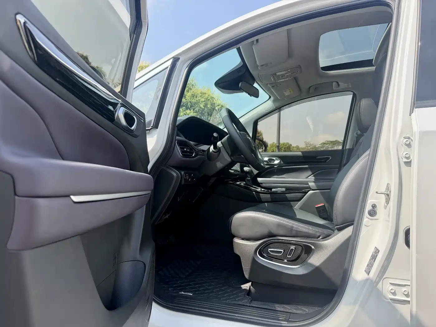 GAC Trumpchi Trumpchi M6 2025 Basic Model фото 9