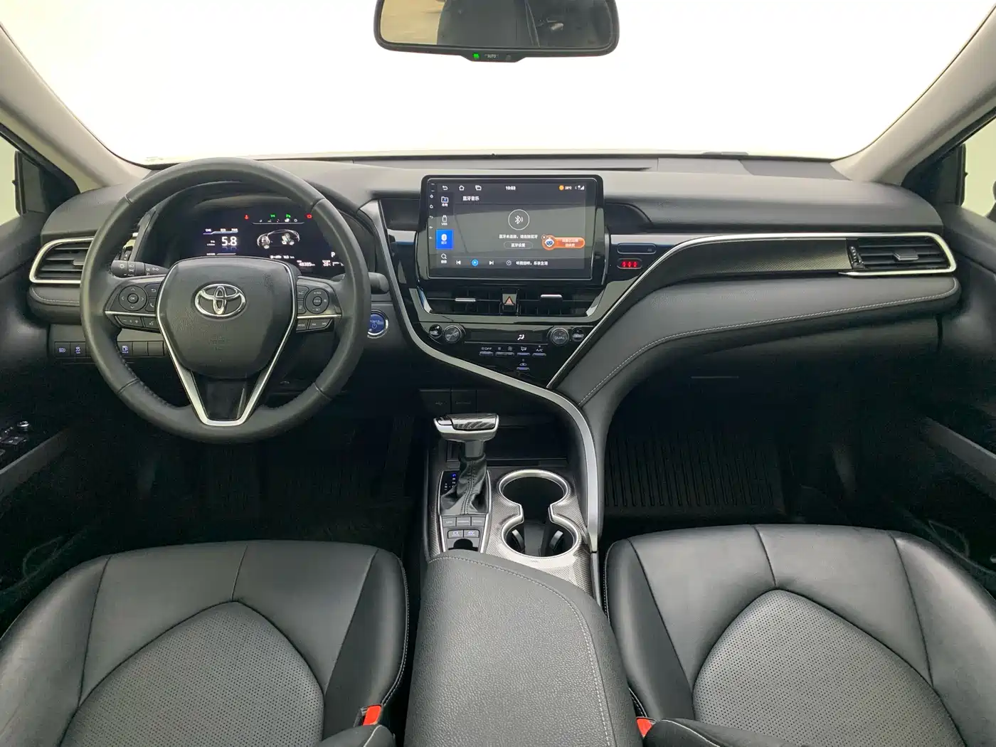 Toyota Camry 2021 Hybrid 2.5HS Fashion Edition фото 10