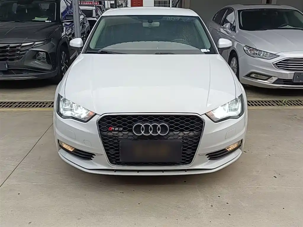 Audi A3 2016 Limousine 35 TFSI Progressive фото 3
