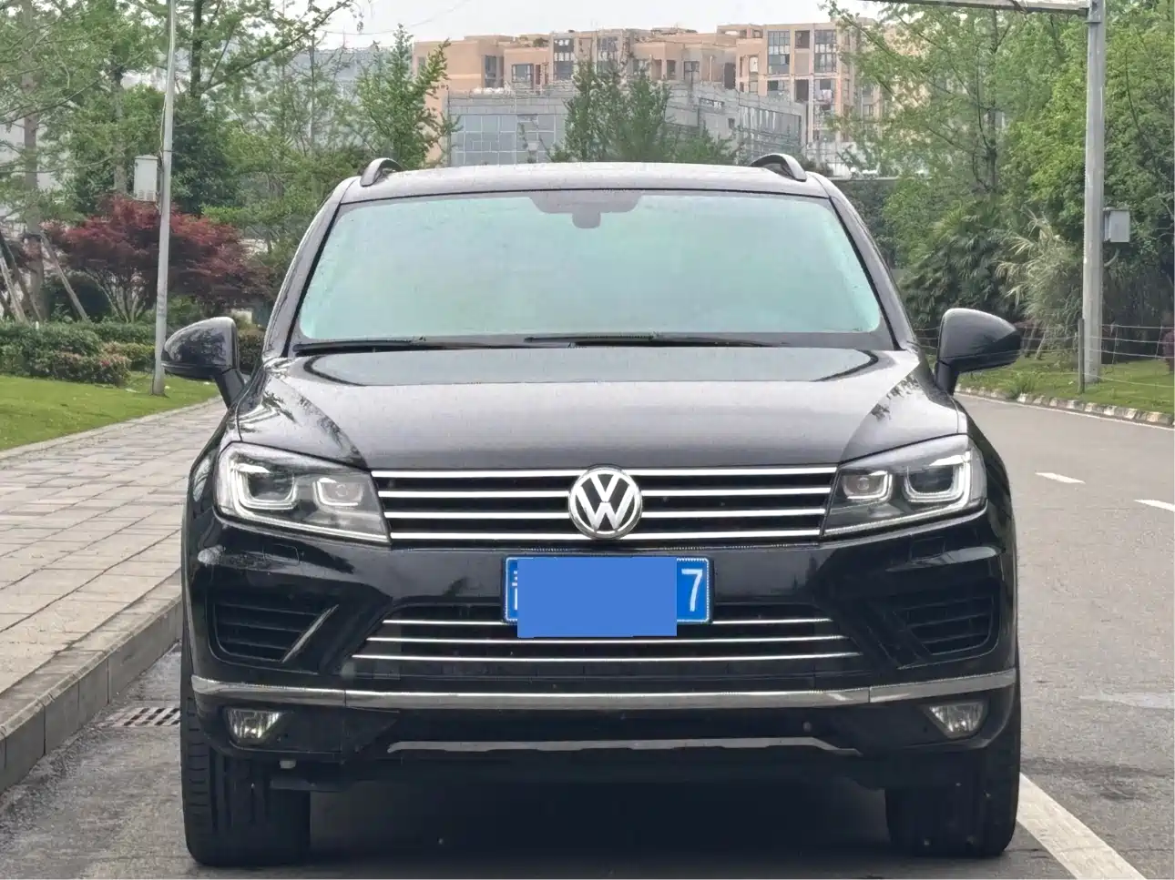VOLKSWAGEN TOUAREG