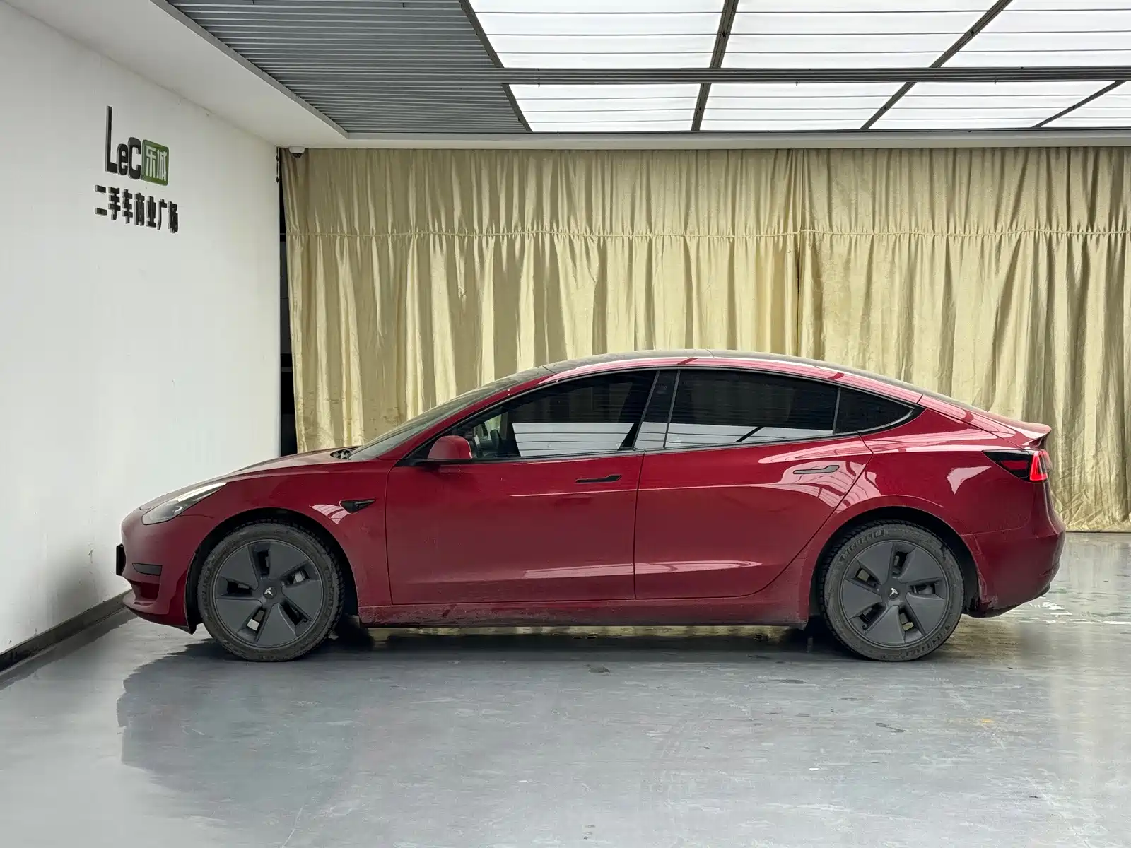 Фото 7 - Tesla Model 3