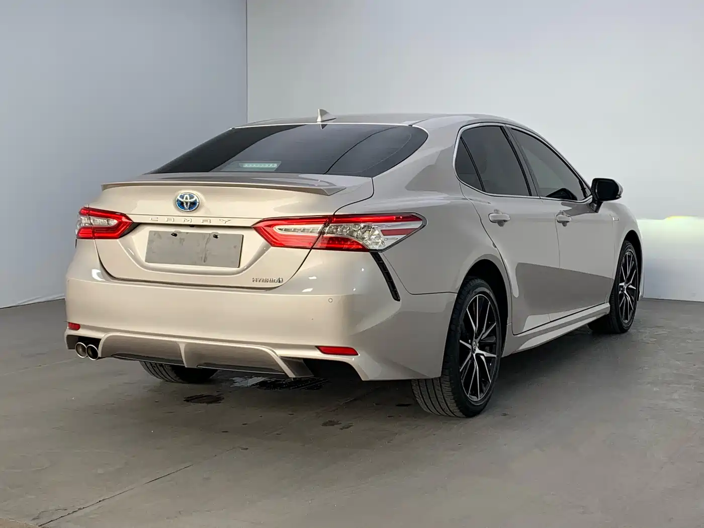 Toyota Camry 2021 Hybrid 2.5HS Fashion Edition фото 4